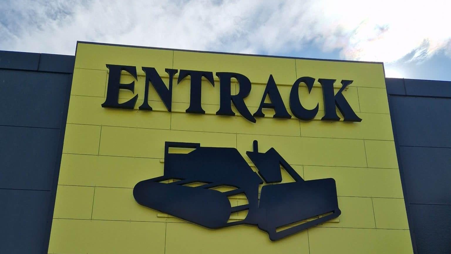 entrack scaled e1653992286453